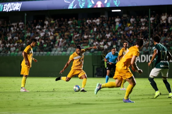 Brasiliense é prejudicado pela arbitragem e é eliminado da Copa Verde
