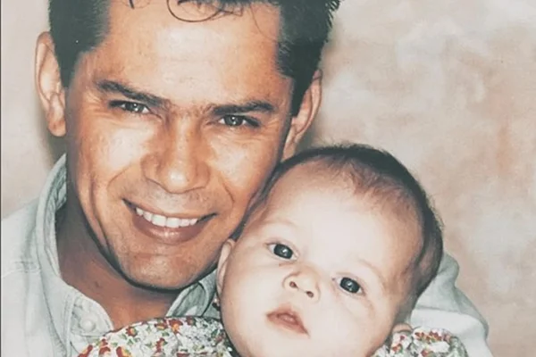 Filha de Leandro se emociona ao lembrar da morte do pai
