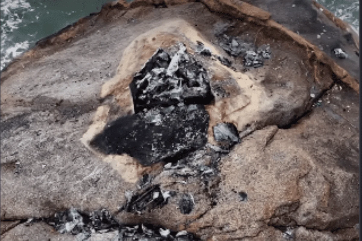 Estátua ficava localizada acima de uma formação rochosa na Praia Itararé, em São Vicente, litoral de São Paulo Estátua ficava localizada acima de uma formação rochosa na Praia Itararé, em São Vicente, litoral de São Paulo
