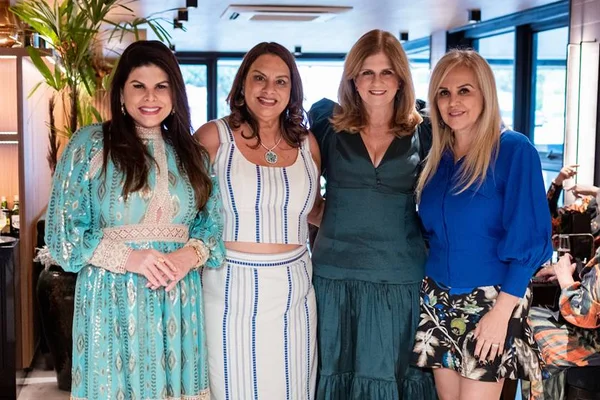 Trio de amigas convida para chá da tarde com as joias de Deise Aviz
