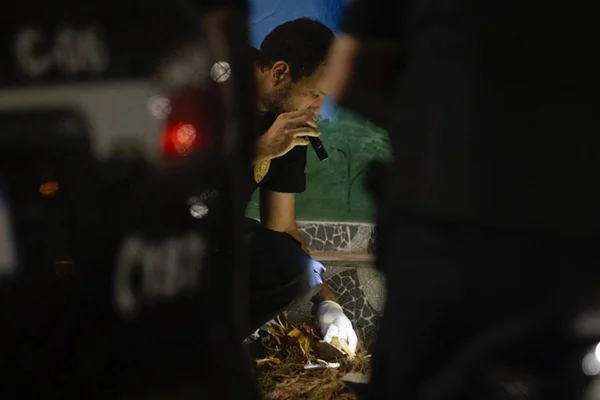 Polícia Civil faz perícia no local onde personal trainer foi morto em Ceilândia - Metrópoles