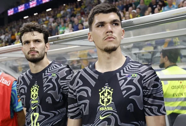 Com Hugo Souza contestado, conheça os goleiros Otávio e Pedro Morisco