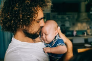 A presença paterna precisa ser ativa e participativa, mostrando ao filho o quanto ele é importante