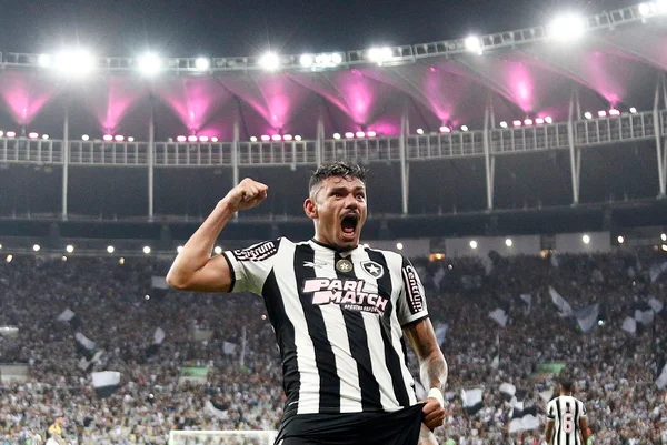 Botafogo faz duelo decisivo contra o Peñarol pela semi da Libertadores