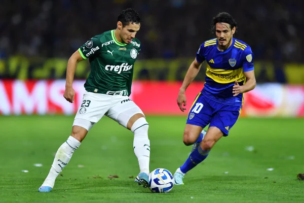 Raphael Veiga e Cavani em Palmeiras x Boca Juniors - Metrópoles