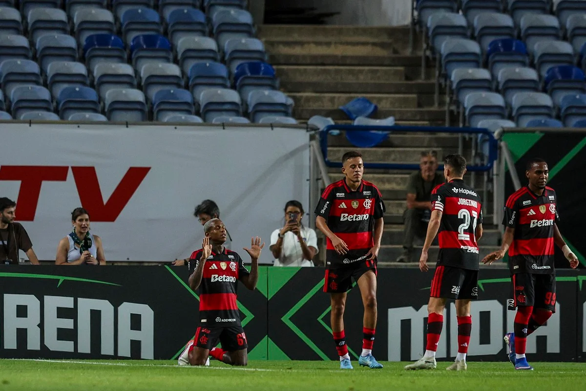 Titulares do Flamengo enfrentam Benfica: saiba onde assistir ao amistoso - imagem 4 Titulares do Flamengo enfrentam Benfica: saiba onde assistir ao amistoso - imagem 4