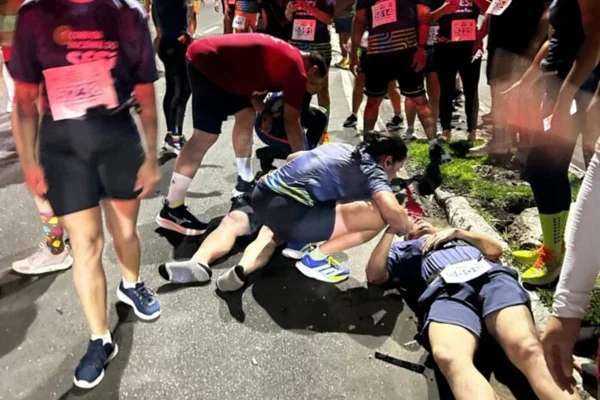 Imagem colorida, atleta vítima de atropelamento durante a corrida