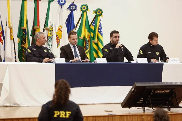 Com 12,8 mil policiais, PRF faz “verificação minuciosa” para posse de Lula