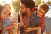 Ganho de tempo: como a ida ao supermercado é apenas uma vez ao mês, ganha-se um tempo considerável para desempenhar outras atividades Ganho de tempo: como a ida ao supermercado é apenas uma vez ao mês, ganha-se um tempo considerável para desempenhar outras atividades