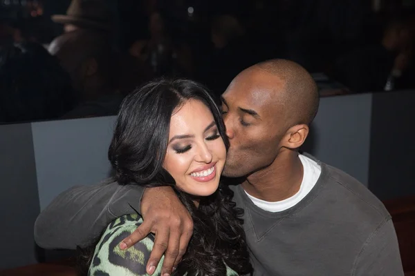 Viúva de Kobe Bryant é indenizada em R$ 150 mi por fotos do acidente