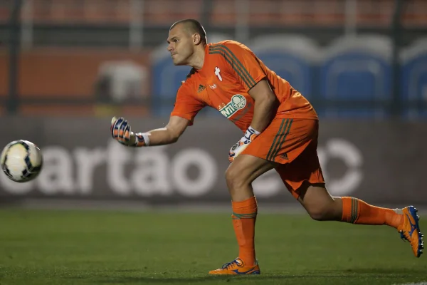 Campeão pelo Palmeiras, Deola anuncia procura por emprego no LinkedIn
