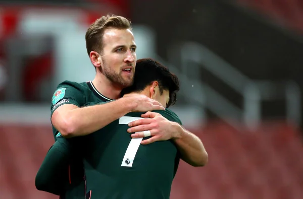 Tottenham vence na Copa da Liga Inglesa