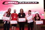 Vencedores da competição de Pokémon TCG no Metrópoles Game Festival: Alexandre Ferraz, 4º lugar; Junio Fernandes, 2º lugar; Yuri Araújo, campeão; Heitor Portugal, 3º lugar; e Amanda Vieira, 5º lugar Vencedores da competição de Pokémon TCG no Metrópoles Game Festival: Alexandre Ferraz, 4º lugar; Junio Fernandes, 2º lugar; Yuri Araújo, campeão; Heitor Portugal, 3º lugar; e Amanda Vieira, 5º lugar