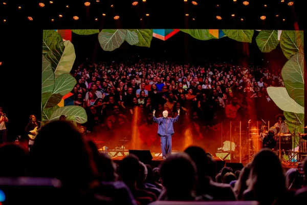 Caetano Veloso reúne público recorde no Ulysses, em noite histórica
