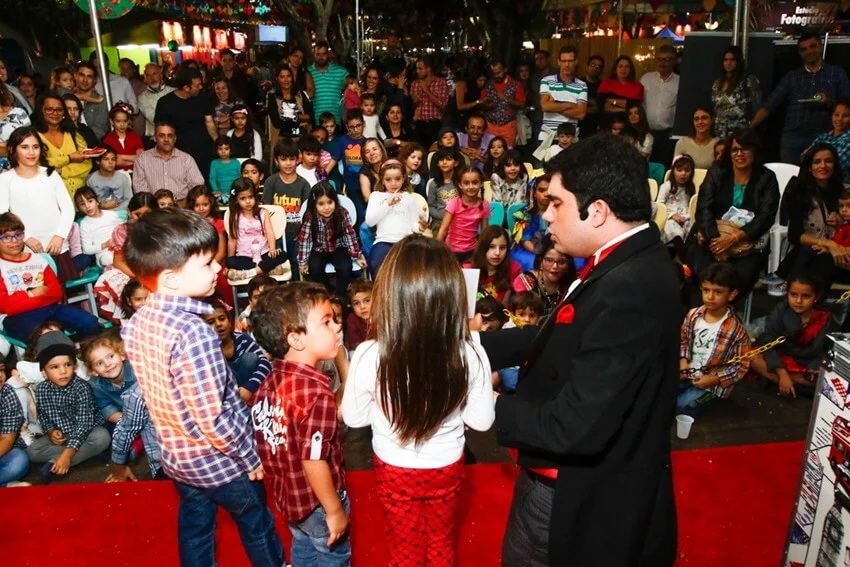 Churros, pastel, quentão e música animam a Festa Junina do Iate Clube - imagem 47 Churros, pastel, quentão e música animam a Festa Junina do Iate Clube - imagem 47