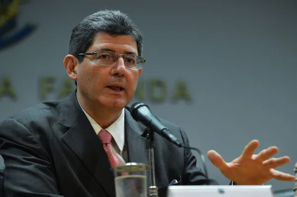 A CPMF é importante para receitas de 2016, diz Levy