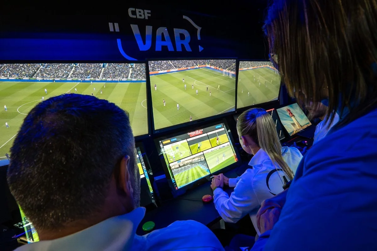 CBF confirma estreia do impedimento semiautomático no Brasileirão 2026 - imagem 2 CBF confirma estreia do impedimento semiautomático no Brasileirão 2026 - imagem 2