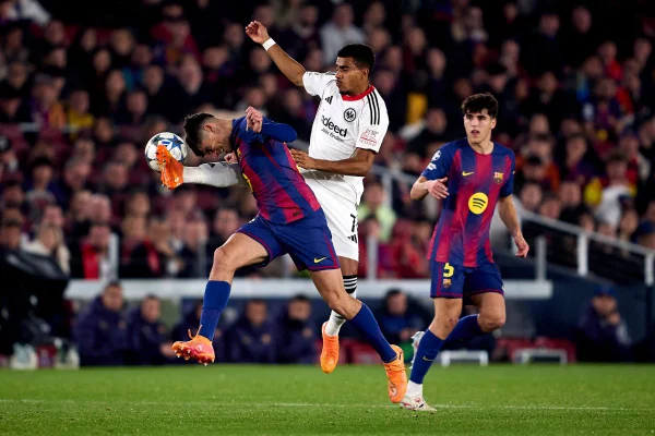 De virada, Barcelona derrota o Eintracht Frankfurt na Champions League