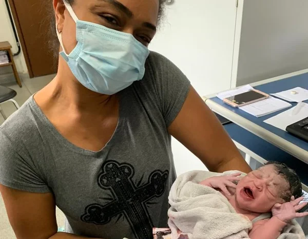 Bebê nasce em ponto de apoio em Petrópolis