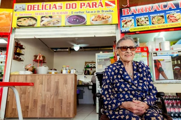 Jacirema, dona da Delícias do Pará, faz 90 anos e banca se moderniza