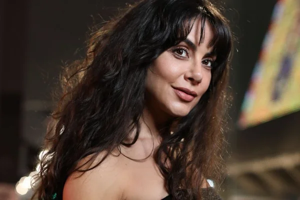 Lis Luciddi estreia em nova novela do SBT e Prime Video