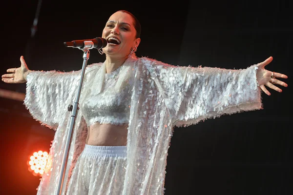 Em tratamento contra o câncer, Jessie J fala sobre show no Brasil - Metrópoles