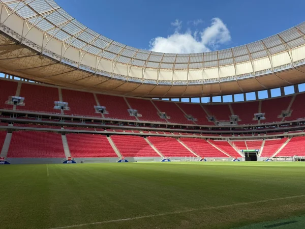 Imagem colorida do Mané Garrincha, durante vistoria da Fifa para a Copa do Mundo Feminina de 2027- Metrópoles