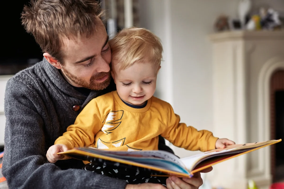 Dia dos Pais: leitura fortalece vínculo e conexão entre pais e filhos