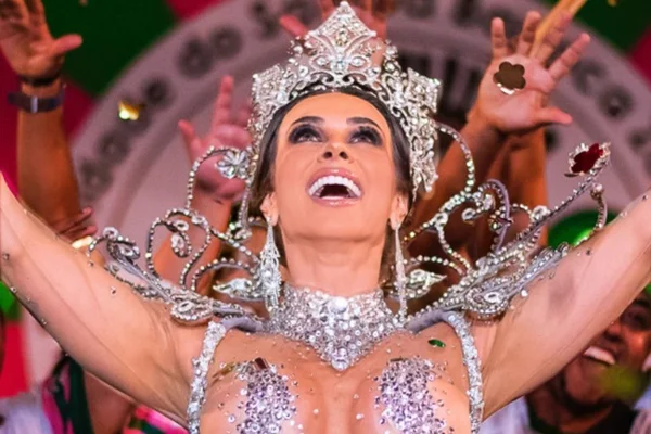 Rainha de bateria da Barroca fala de fantasia: “Pintura corporal”