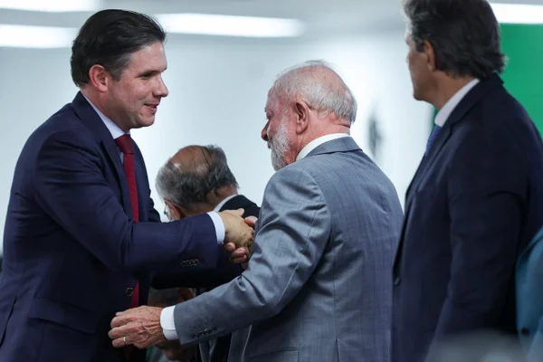 Como foi jantar de 3h entre Lula, Hugo Motta e líderes do Congresso
