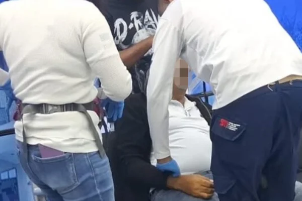 imagem colorida de homem morre durante entrevista ao vivo em tv da república dominicana