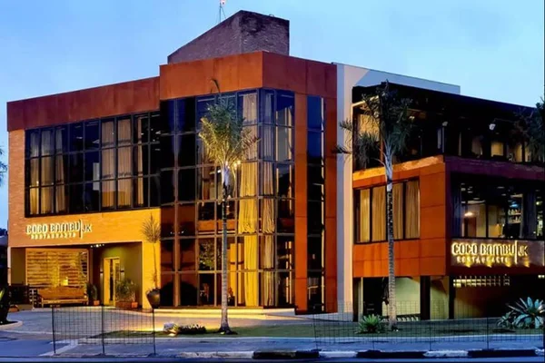 Restaurante Coco Bambu contrata auxiliares de serviços gerais