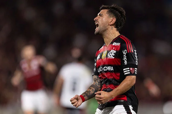 Flamengo encaminha renovação de contrato com De Arrascaeta; confira