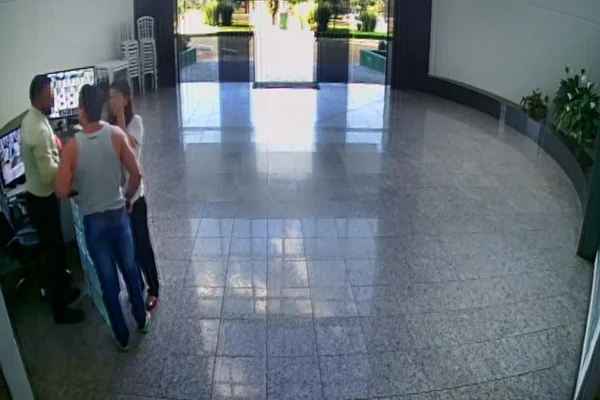 Vídeo: sargento ameaça síndica após se negar a catar cocô de cachorro