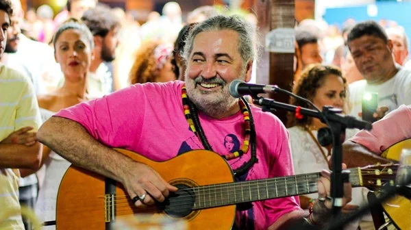 Moacyr Luz prepara livro, CD e DVD do Samba do Trabalhador