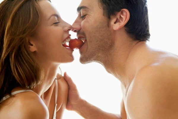 Expert revela alimentos que aumentam o desejo sexual