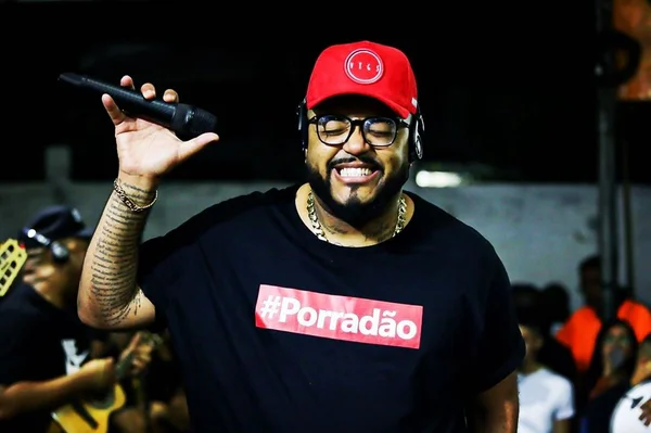 Tiee é denunciado pelo MP por violência doméstica contra ex-namorada