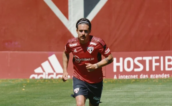 Quero repetir o que os outros uruguaios fizeram aqui, diz reforço do São Paulo