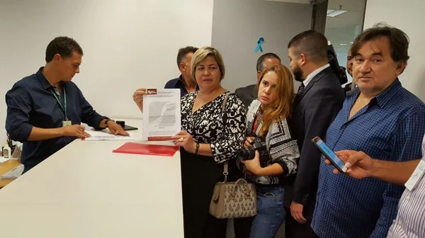 Rollemberg é alvo de novo pedido de impeachment