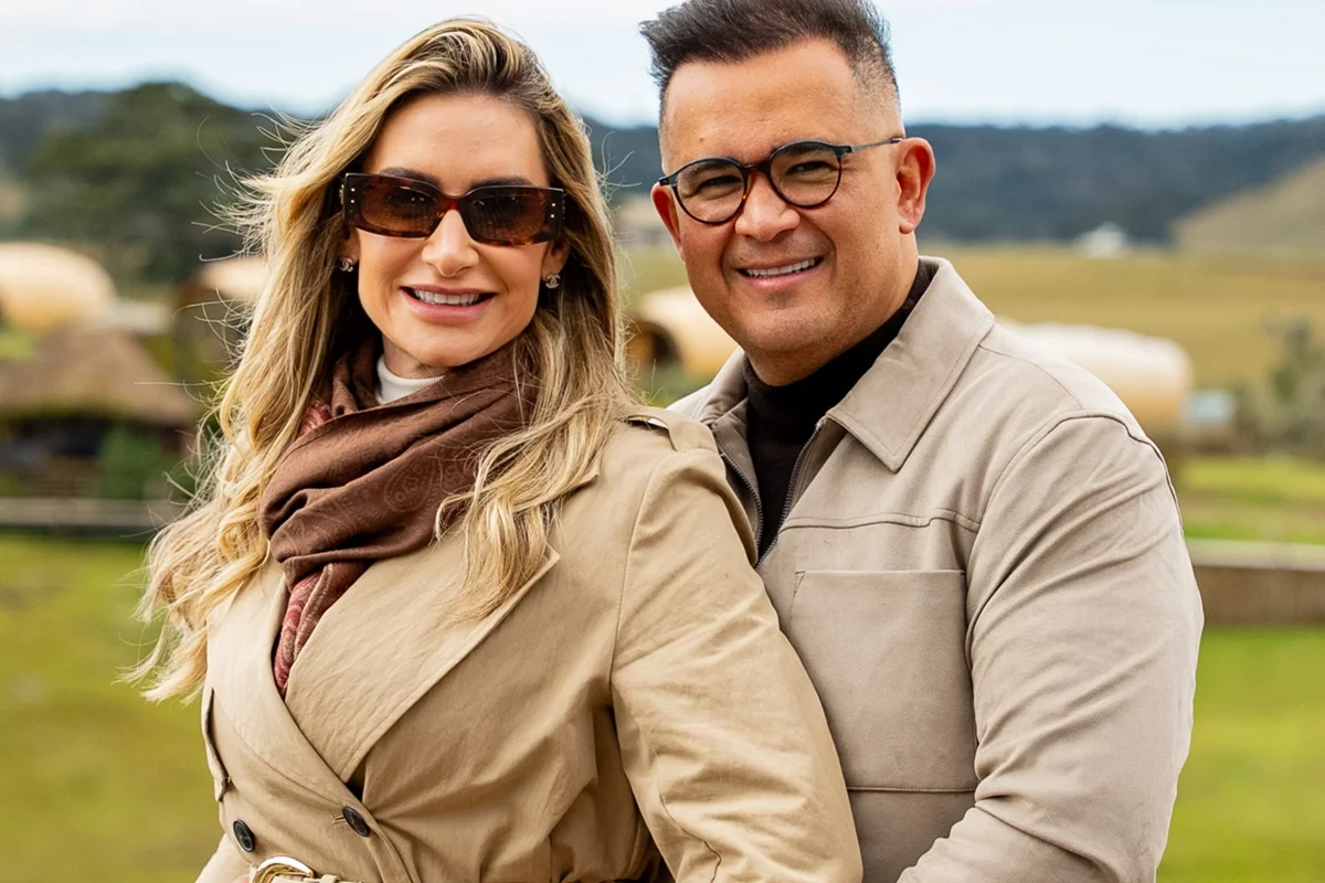 Bruno Avelar e Lívia fazem pose para as redes sociais Bruno Avelar e Lívia fazem pose para as redes sociais