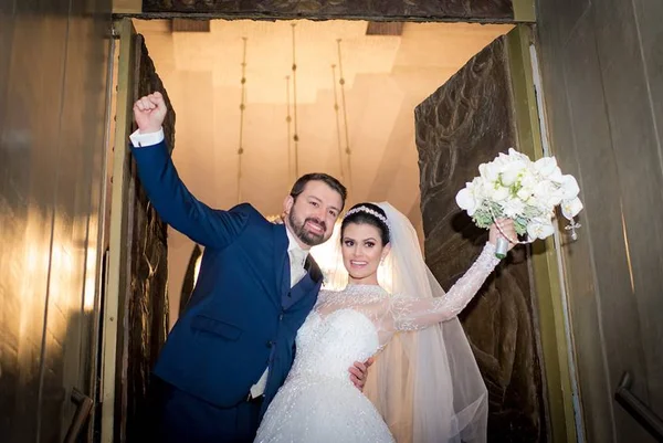 Lorena Queiroz e Frederico Carramaschi se casam no Santuário Dom Bosco