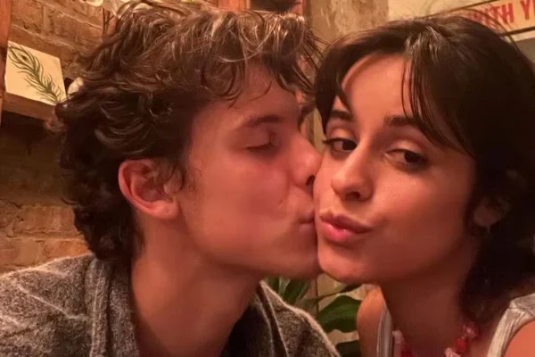 Shawn Mendes namorou outras famosas antes de Marquezine: veja quem - destaque galeria Shawn Mendes namorou outras famosas antes de Marquezine: veja quem - destaque galeria