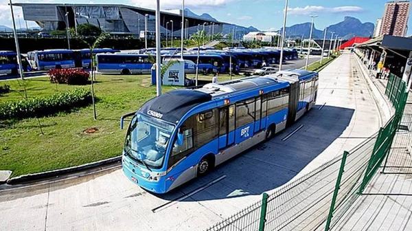Homem é detido por ejacular em passageira de ônibus, agora, no Rio