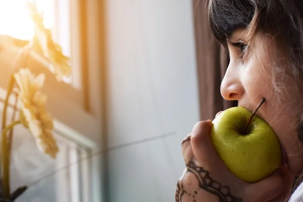 Mindful eating: entenda a prática de comer com consciência