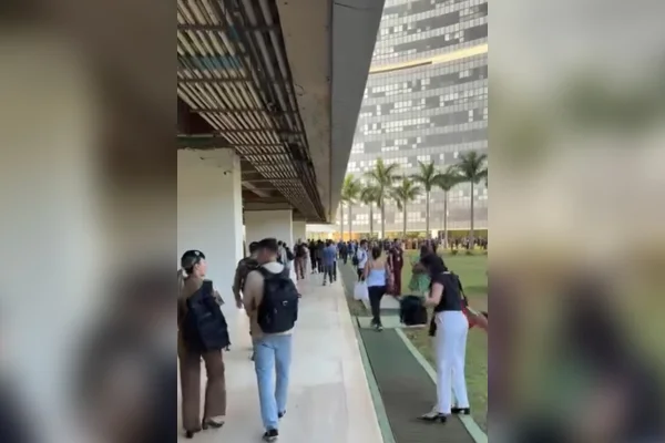 Pessoa sofre traumatismo craniano durante evacuação da Cidade Administrativa