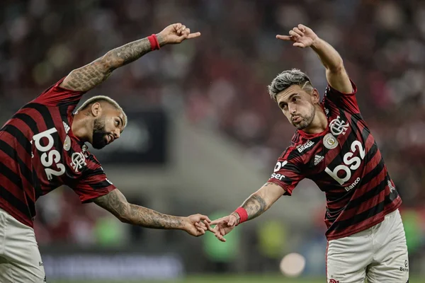 Brasileirão 2019: Arrascaeta e Gabigol duelam por gol mais bonito