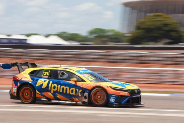Foto colorida do treino da Stock Car Pro em Brasília - Metrópoles