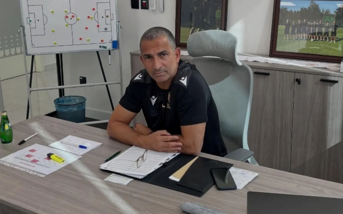 Sabri Lamouchi, técnico da Tunísia demitido após derrota na estreia Sabri Lamouchi, técnico da Tunísia demitido após derrota na estreia