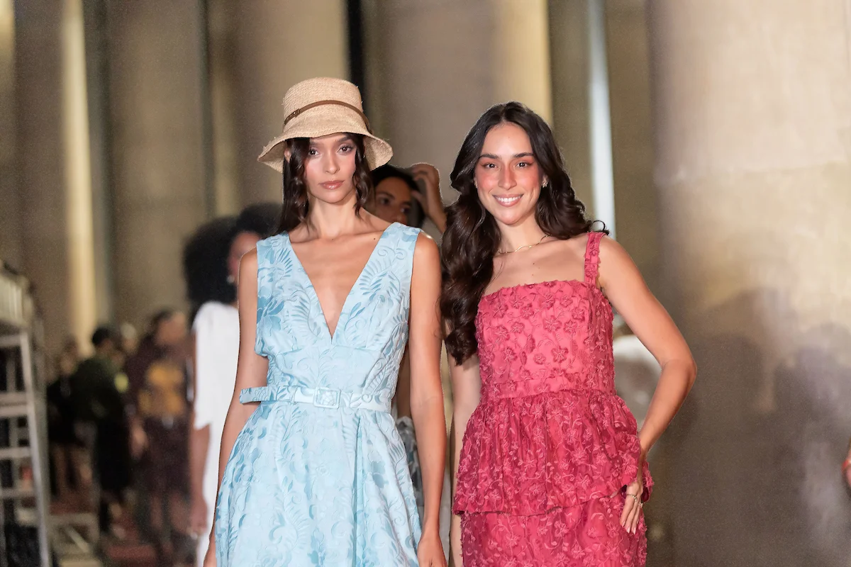 Gabi Pires e Giulia Abbott, à frente da Hills Gabi Pires e Giulia Abbott, à frente da Hills