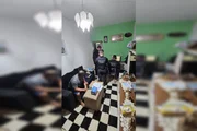 Buscas na casa do estelionatário